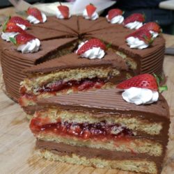 Gluten-FreeCake-with-Dark-Chocolate-Buttercream-and-Strawberry-filling.jpg - Gluten_Free_Treats